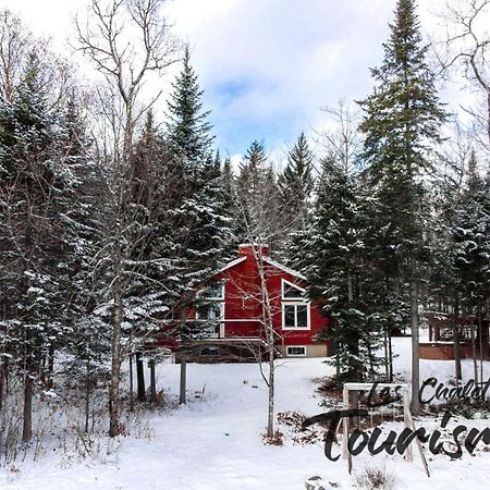 Les Chalets Tourisma - Chalet Dans Les Bois Avec Lac Prive - Le Colibri Saint-Raymond Buitenkant foto