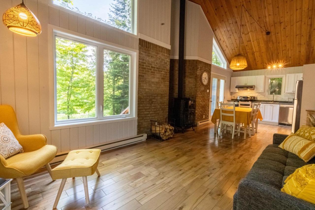 Les Chalets Tourisma - Chalet Dans Les Bois Avec Lac Prive - Le Colibri Saint-Raymond Buitenkant foto