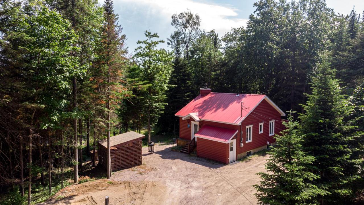 Les Chalets Tourisma - Chalet Dans Les Bois Avec Lac Prive - Le Colibri Saint-Raymond Buitenkant foto