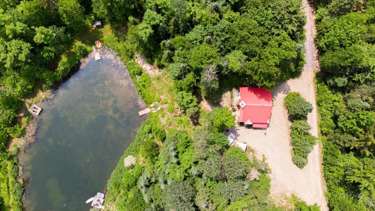 Les Chalets Tourisma - Chalet Dans Les Bois Avec Lac Prive - Le Colibri Saint-Raymond Buitenkant foto